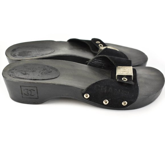 CHANEL: Black, Suede "CC" Logo, Sandals/Slides - Picture 6 of 10